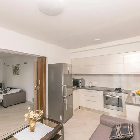 Tina Apartamento Pag Town