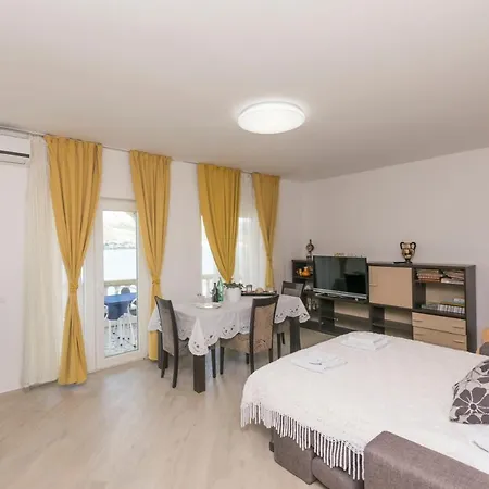 Apartament Tina Sea ?view